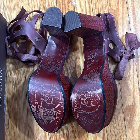 Burgundy Leather Neosens Platform Heels - Picture 3 of 15